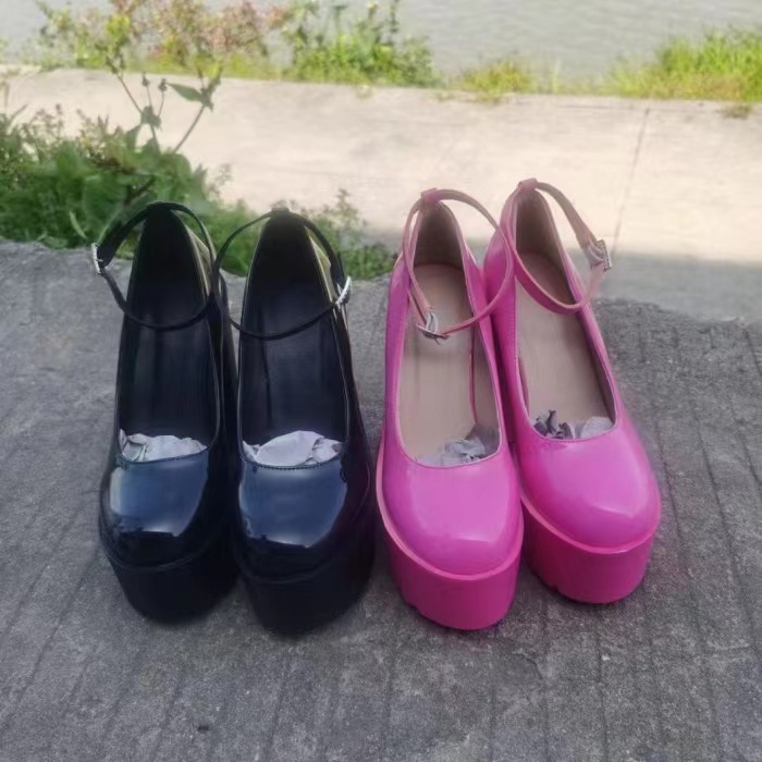 universal high heels