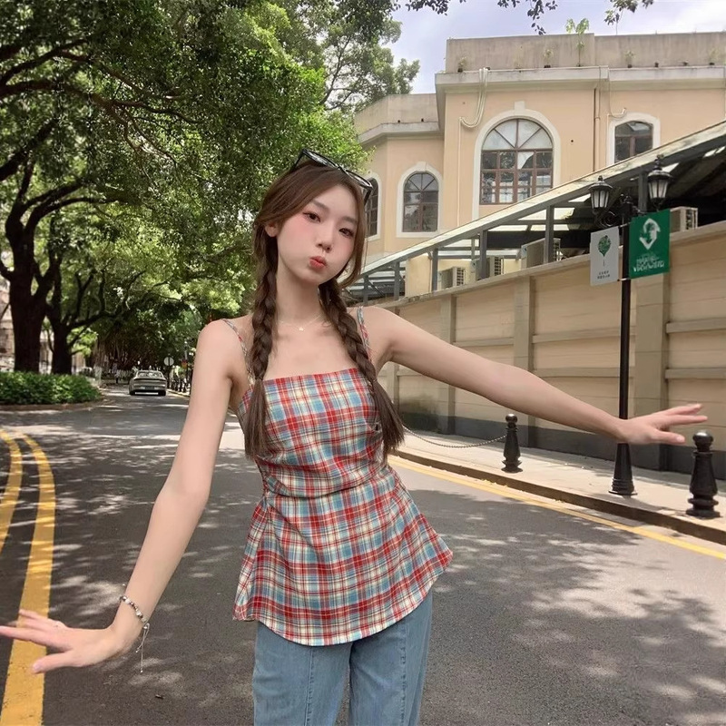 French Retro Red Plaid Tube Top Camisole for Women, Unique and Super Stylish Summer Outerwear, Waist-Cinching Sleeveless Top French Retro Red Plaid Tube Top Camisole for Women, Unique and Super Stylish Summer Outerwear, Waist-Cinching Sleeveless Top