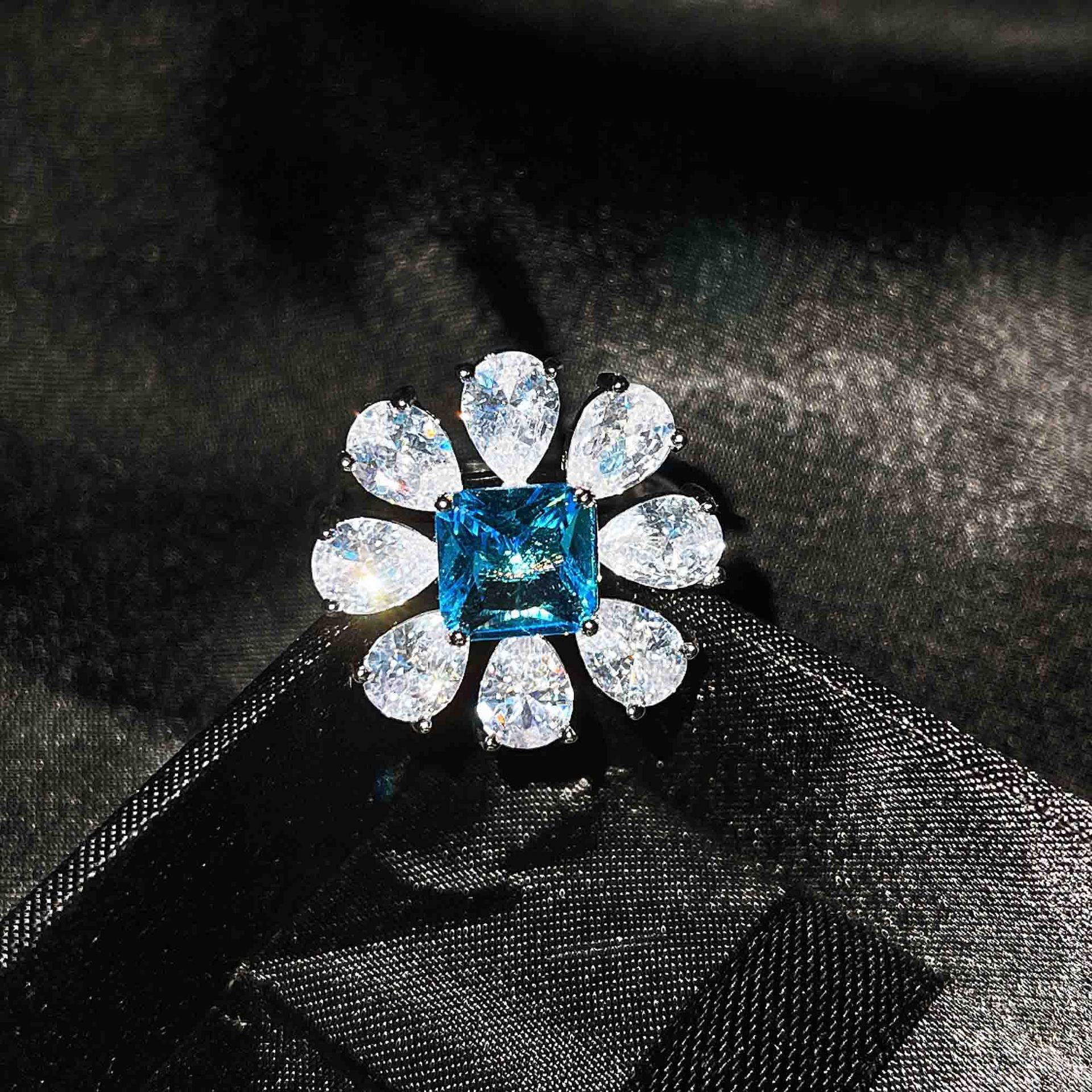 Schmuck Nachahmung Natürlicher Blauer Topas Halskette Diamant Ohrringe Ring Anhänger display picture 1