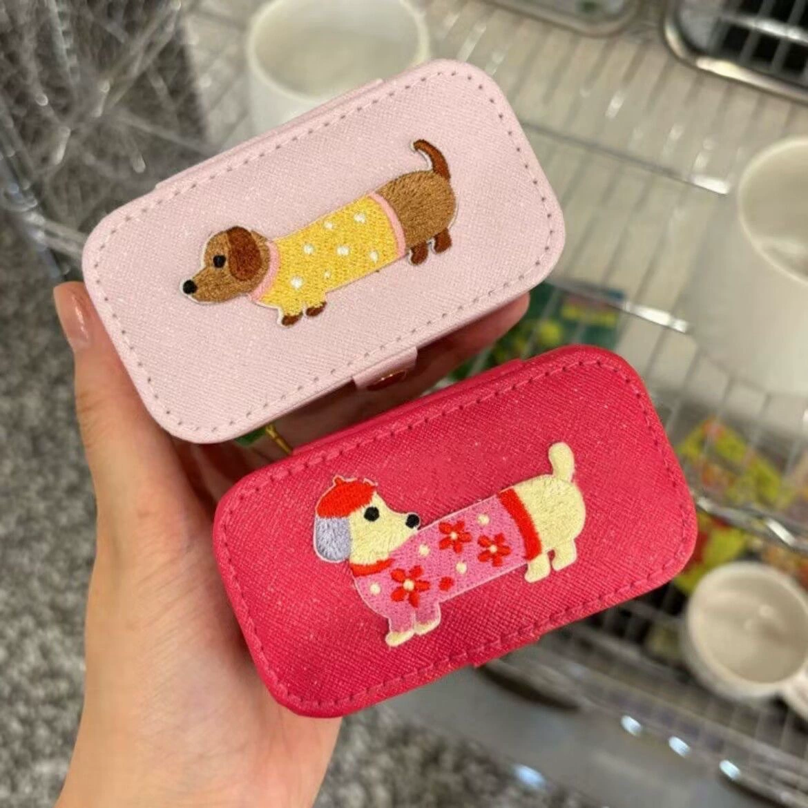 Ins ветер новый милый сосиски щенок ювелирная коробка маленькая портативная коробка для хранения ожерелье кольцо антиокислительная коробка