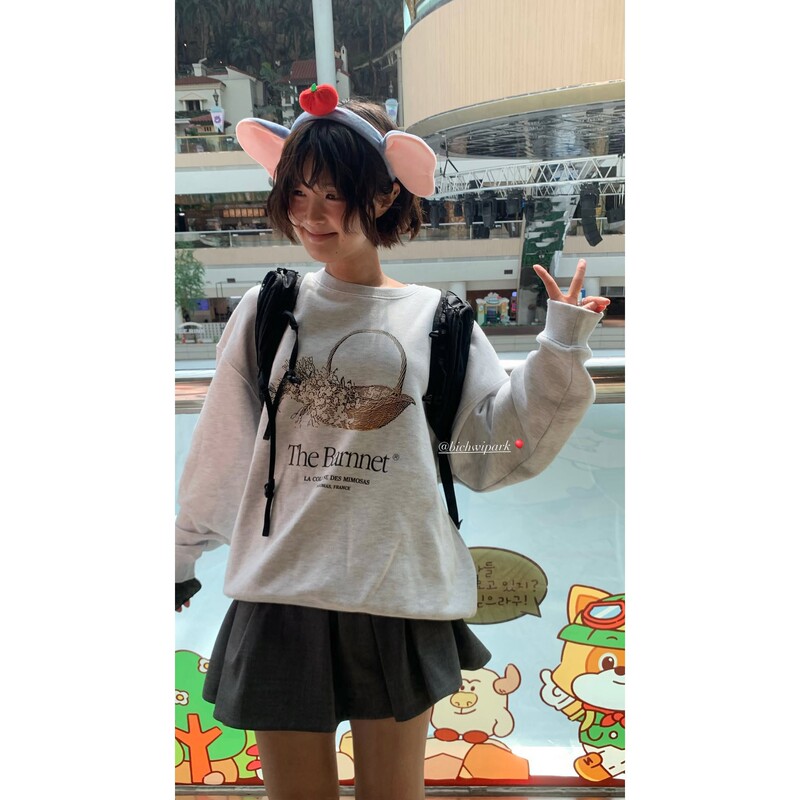 New 2026 Spring Collection Korean Designer Banaijia Floral Print Round Neck Pullover Sweatshirt New 2026 Spring Collection Korean Designer Banaijia Floral Print Round Neck Pullover Sweatshirt