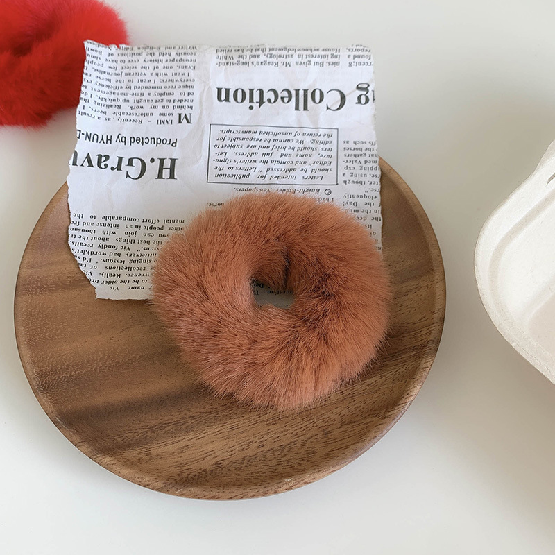 Otoño y invierno de conejo anillo de cabello peludo cuerda de cabello de niña cuerda de corazón simple y versátil correa joyería de cabello japonés y coreano 2021