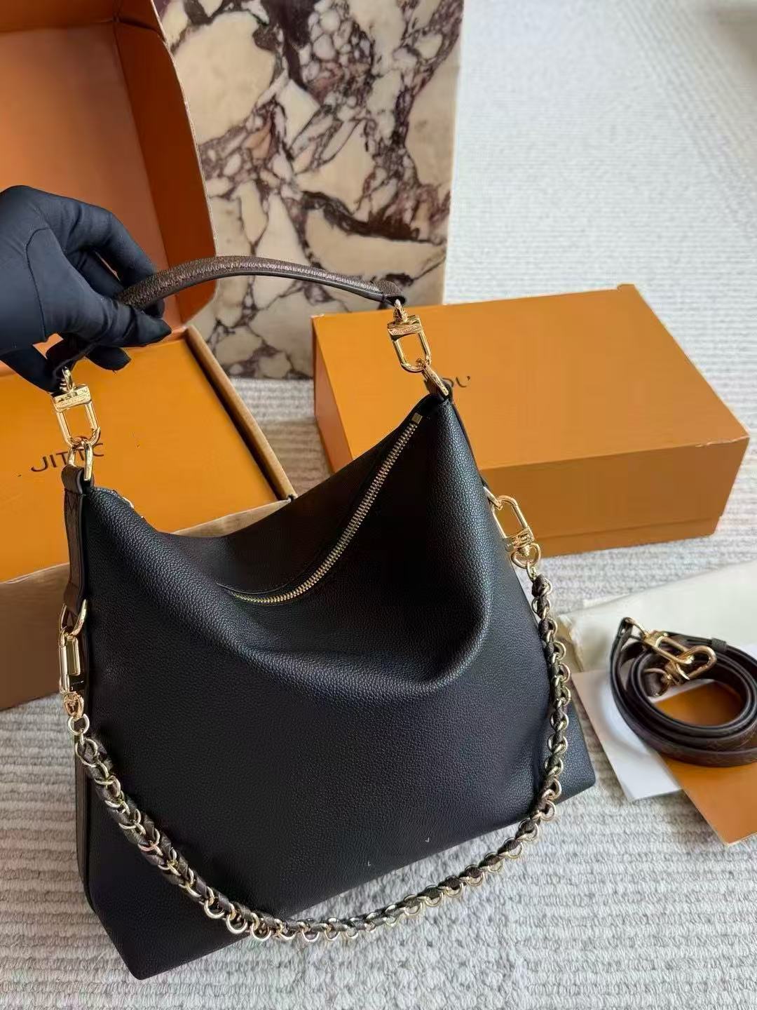 Louis Vuitton Multipass Black Grained Leather