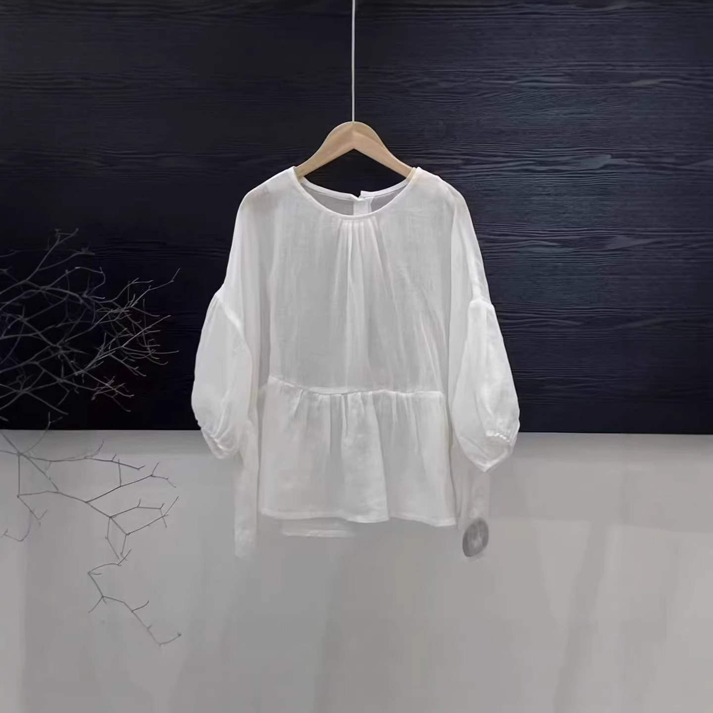 春夏新款高品质爆款灯笼袖苎麻娃娃衫女宽松显瘦减龄背后开扣小衫