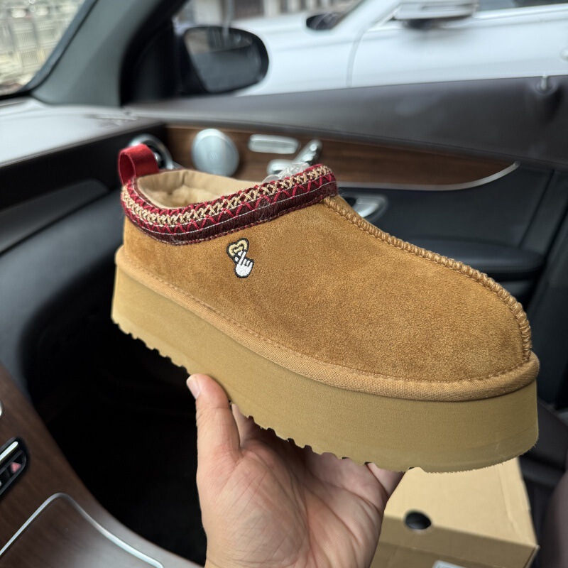Ethnic Style New Style New Color Low-Cut Cowhide Real Fur Fleece-Lined Warm Slippers Exported Large Size Non-Slip Bottom Ethnic Style New Style New Color Low-Cut Cowhide Real Fur Fleece-Lined Warm Slippers Exported Large Size Non-Slip Bottom