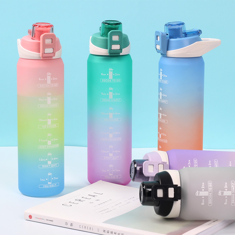 Nueva moda de gran capacidad al aire libre esmerilado taza de plástico gradiente deportes botella de agua portátil colorido espacio taza de beber directa