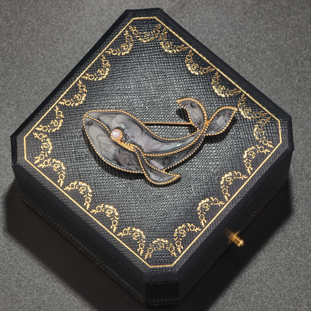12g Weight Brooches Classification Holiday, Daily Occasion Zinc alloy Material Dolphin Pattern All Seasons Season Women's Gender Enamel Design Simple Style Style Simple Style Pin Dolphin Zinc Alloy Enamel Women's Brooches 10