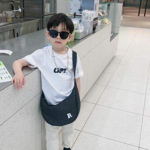 韩国ins儿童包包时尚可爱帆布斜挎包新款男童女孩单肩外出包