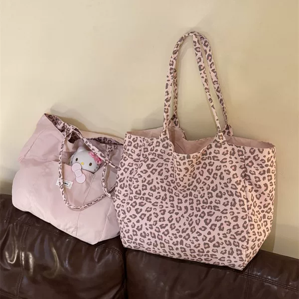 Korean-Style Pink Leopard Print Canvas Tote Bag for Women 2026 New Trendy Versatile Large-Capacity Daily Commuting Shoulder Bag