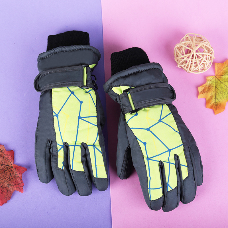4-17 años de edad de los niños engrosada a prueba de frío impermeable a prueba de viento antideslizante cálido esquí nieve jugando guantes de algodón de invierno