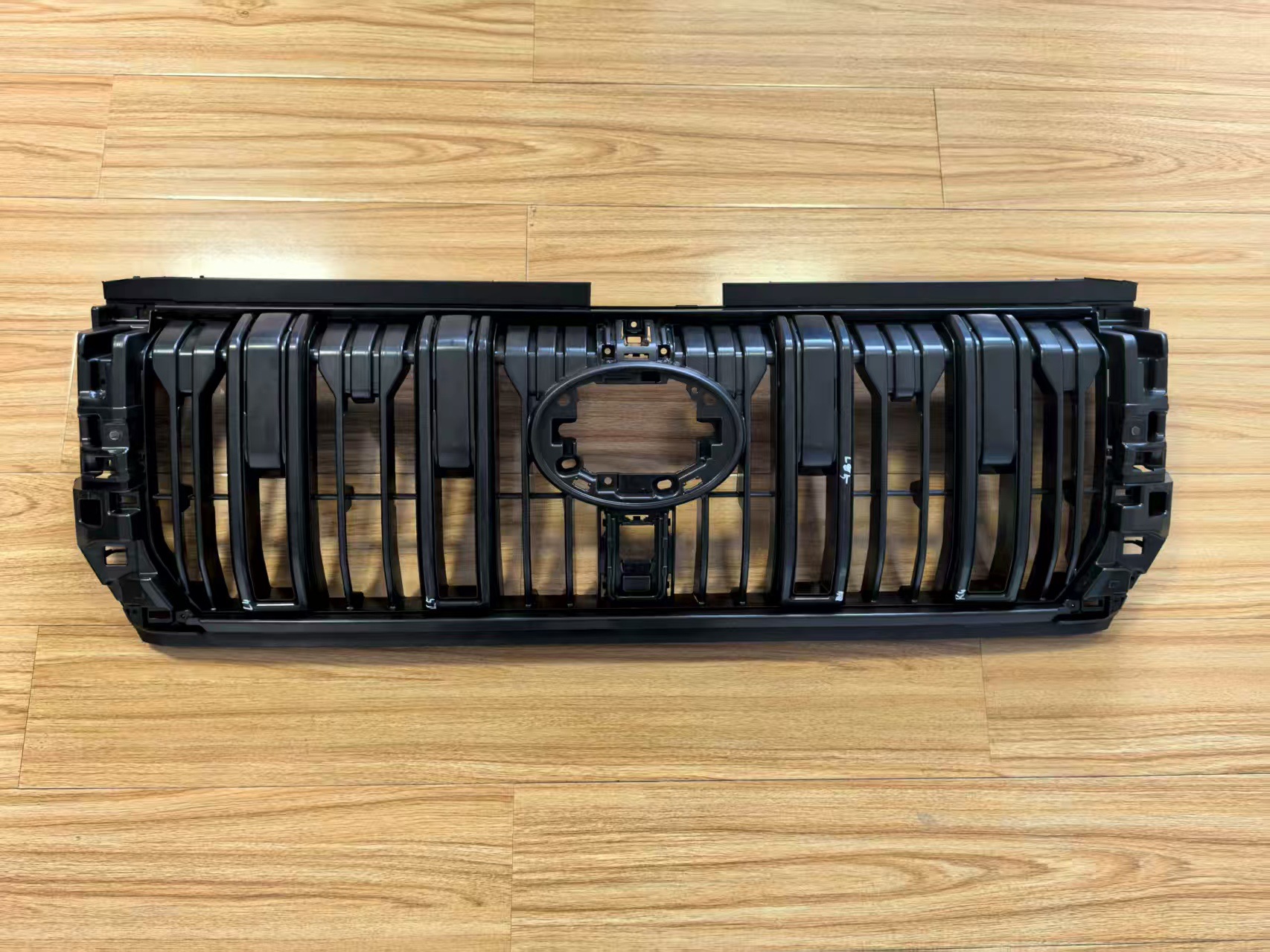 Suitable for 24 Models of Prado Lc250 Wx Modified to Vx Front Bumper Low Lift Modified Bull Head Grille