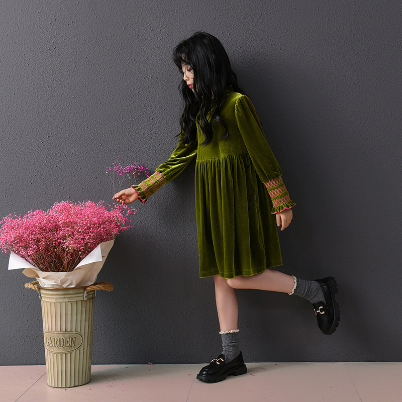 Vestido de color sólido de manga larga de estilo coreano para niñas, puños plisados, temperamento de otoño e invierno, falda de princesa para niños, estilo de moda