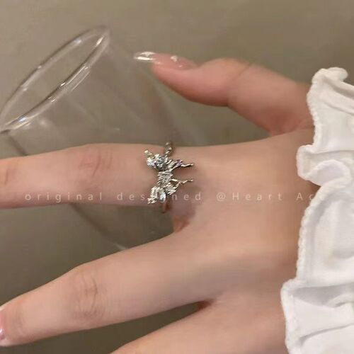 Irregular three-dimensional butterfly ring for women, simple temperament zircon ring, sweet and cool girly style adjustable index finger ring