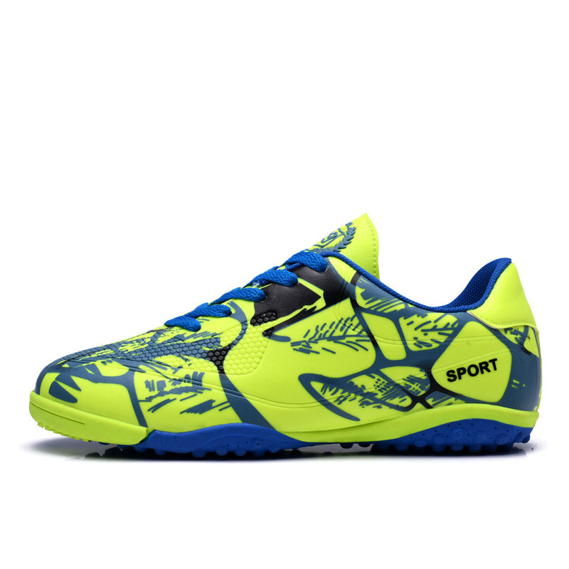 Zapatos de fútbol de clavos largos transfronterizos para niños al aire libre primavera y verano para estudiantes de primaria y secundaria zapatos de entrenamiento deportivo de clavos al por mayor