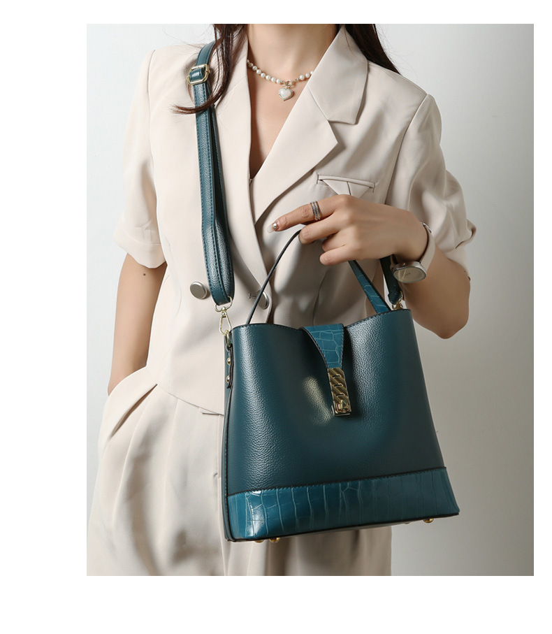 656g Weight Polyester Lining Material Lock clasp Closure Type Single Shoulder Strap Strap Type Crossbody Bag Bags Type Daily Occasion Pu Leather Material Solid Color Pattern All Seasons Season Women'S Gender Fashion Style Bucket Shape Medium Size Women's Medium Pu Leather Solid Color Fashion Bucket Lock Clasp Crossbody Bag 19