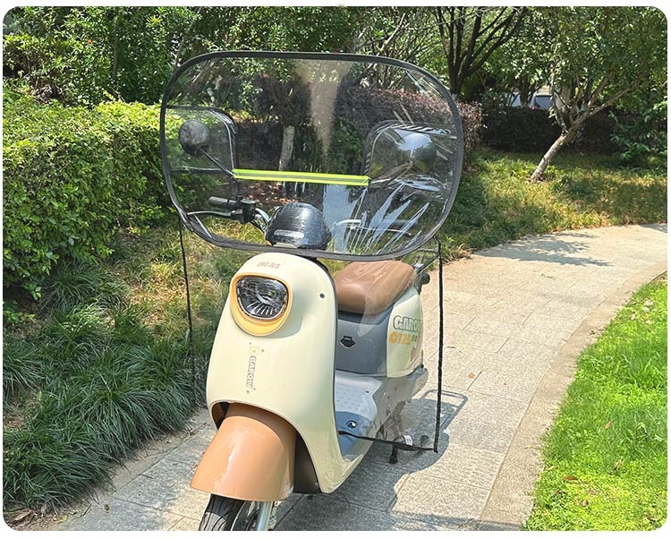 Suitable for electric vehicle windshields, transparent rainproof and windproof cover, winter cold protection, widened electric motorcycle windshield
