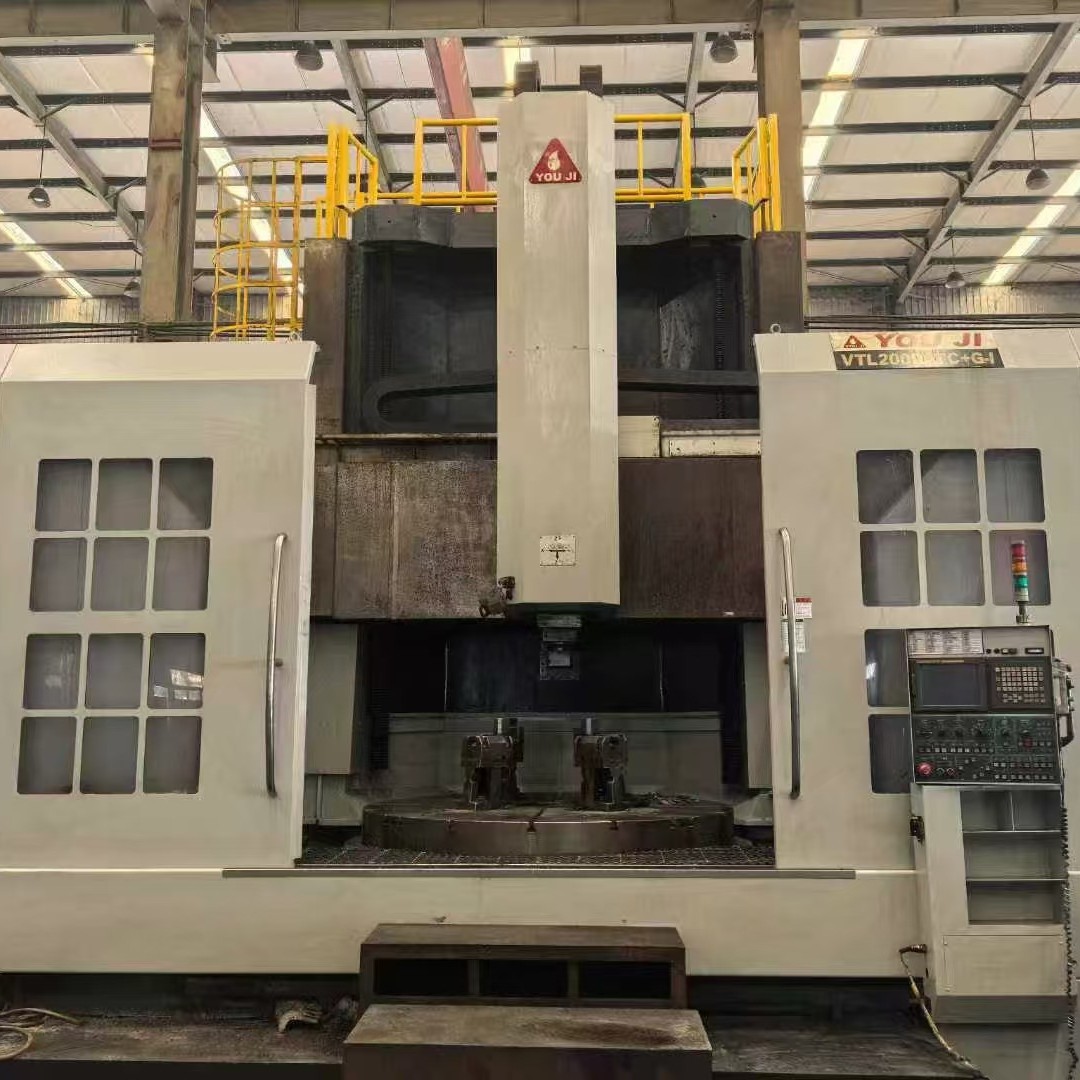 出售二手油机VTL-2000ATC-I+G车铣复合发那科18i-TB系统