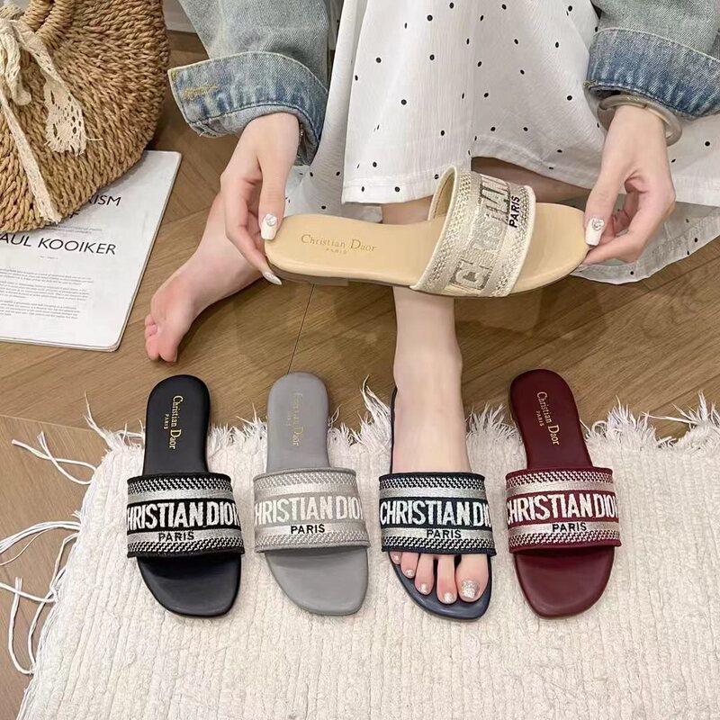 Luxurious and Stylish Women's Slip-On Sandals 2026 Summer New French Resort-Style Slippers in Wasteland Style Luxurious and Stylish Women's Slip-On Sandals 2026 Summer New French Resort-Style Slippers in Wasteland Style