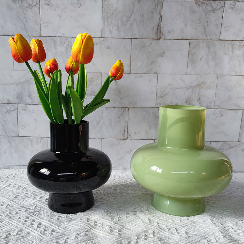 Chinese-inspired Instagram-style minimalist luxury lantern vase with transparent glass hydroponic floral arrangement for living room decoration, decorative accent, wholesale