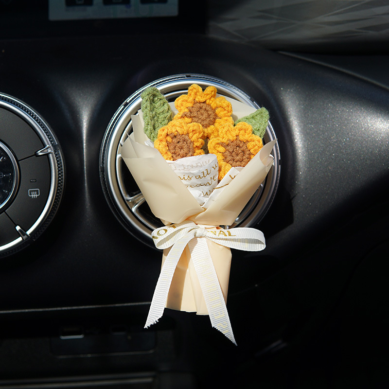 Mini bouquet, hand-woven creative car-mounted simulated bouquet, finished air outlet decoration, gift to the goddess