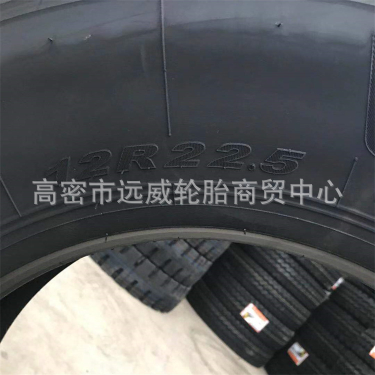 Las mercancías auténticas 11R22.5 12R22.5 13R22.5 todo-neumático de acero del semi-remolque del neumático del vacío del autobús del camión