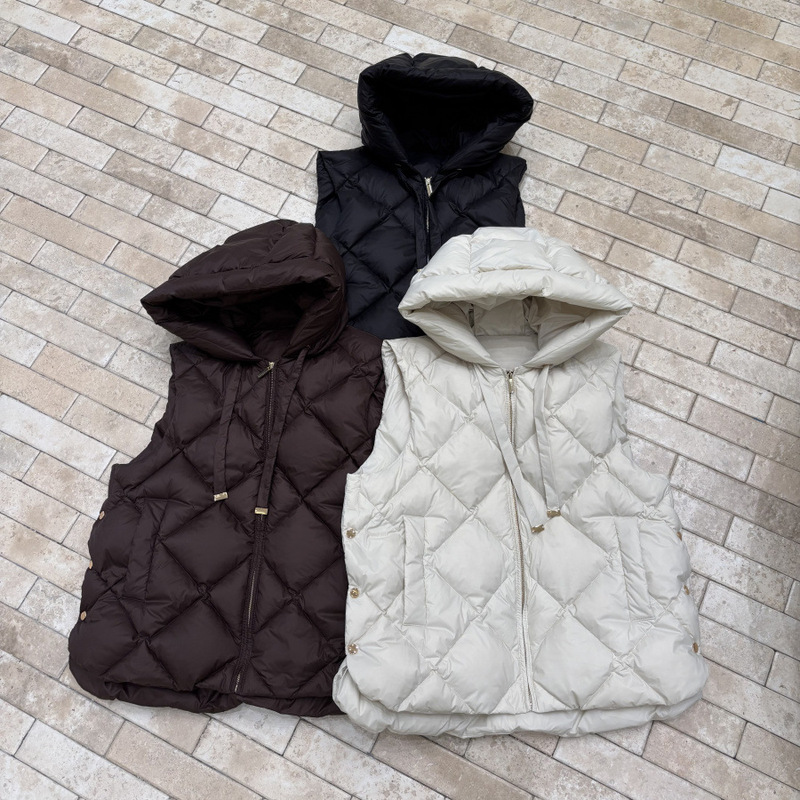 2026 European Collection White Duck Down Short Hooded Drawstring Vest Autumn Winter Down Jacket with Side Buckles Winter Coat 2026 European Collection White Duck Down Short Hooded Drawstring Vest Autumn Winter Down Jacket with Side Buckles Winter Coat