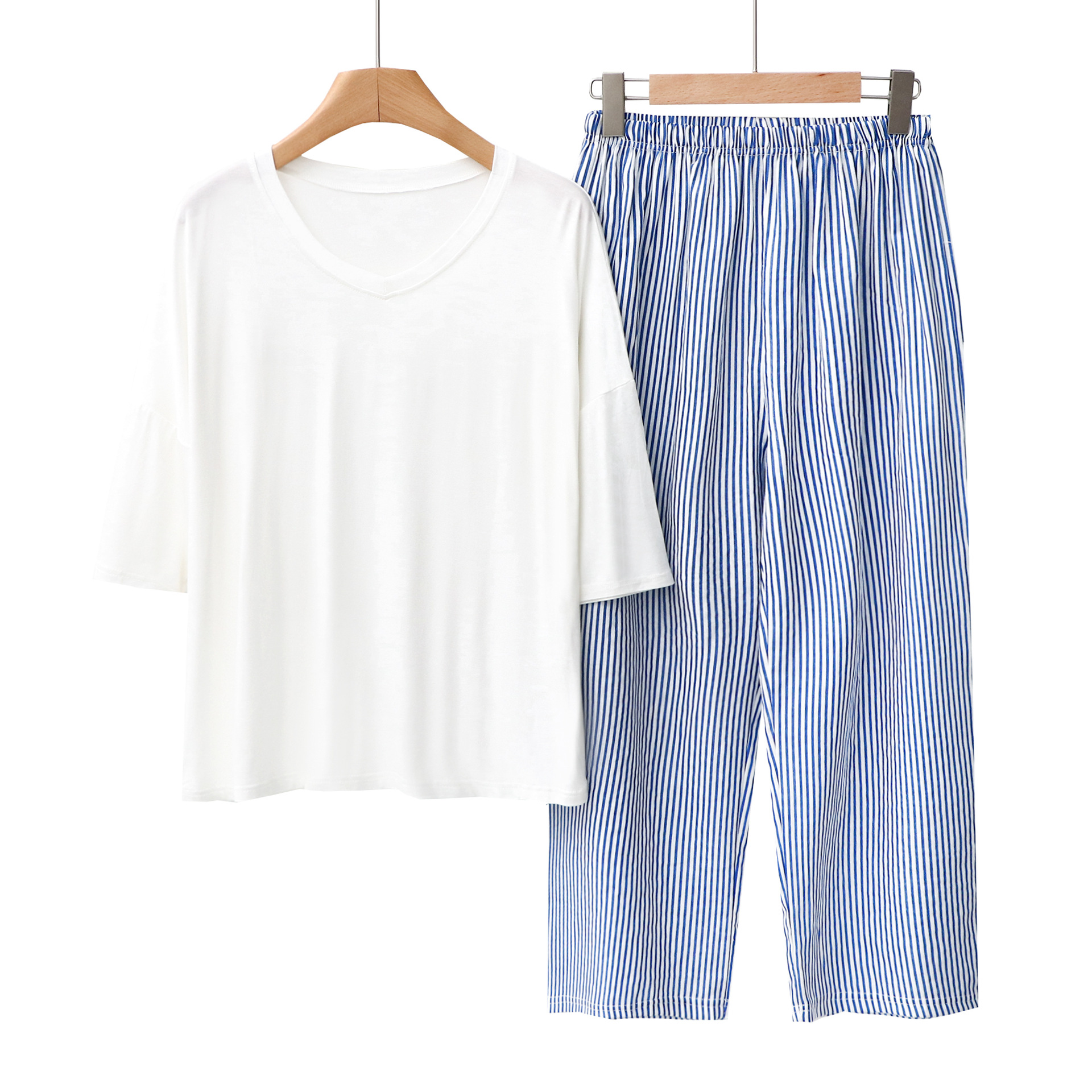 흰색 + 파란색 줄무늬