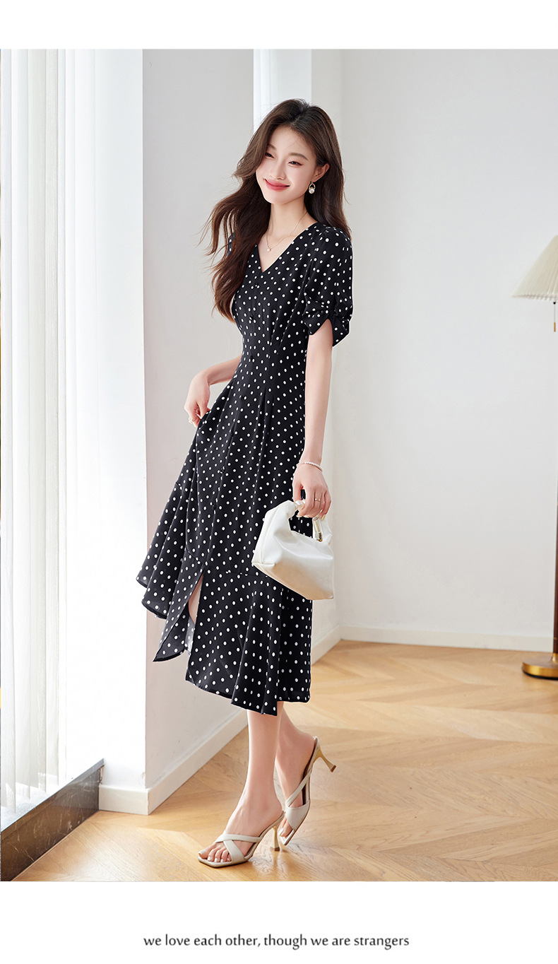 Váy liền chấm bi cổ chữ V dáng dài chiết eo thon gọn — Màu đen, Màu trắng, Màu đỏ chi tiết 26