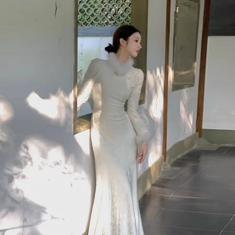 修身包臀鱼尾毛领旗袍长袖连衣裙女2025新款秋冬高级感小众长裙子
