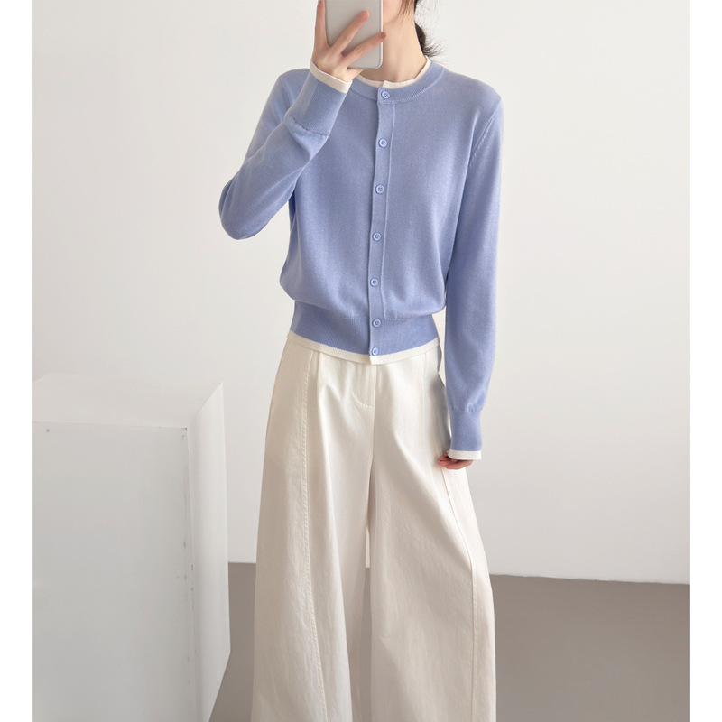 Academy Style Fake Two-Piece Color-Blocked Round-Neck Knitted Cardigan for Women, Spring Fashion Design, Color-Blocking Blue Sweater Jacket Top Academy Style Fake Two-Piece Color-Blocked Round-Neck Knitted Cardigan for Women, Spring Fashion Design, Color-Blocking Blue Sweater Jacket Top