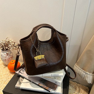 �͹�б���Ů���ٴ��������ĸ��2025���eʿ����ˮͰ��Ů�¿��ﶬ