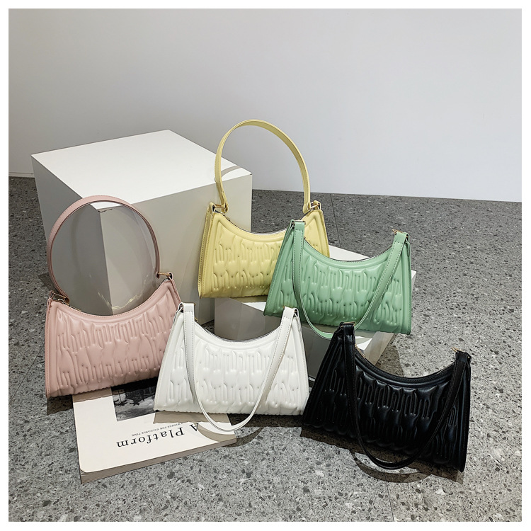 Fashion New Simple Pleated Shoulder Vintage Embroidery Thread Underarm Handbag display picture 5