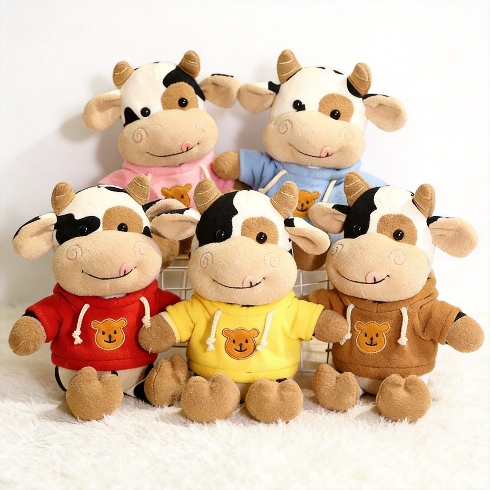Cute vaca muñeca vestido ternera juguetes de peluche zodiacal año buey mascota muñeca de tela impresa LOGO