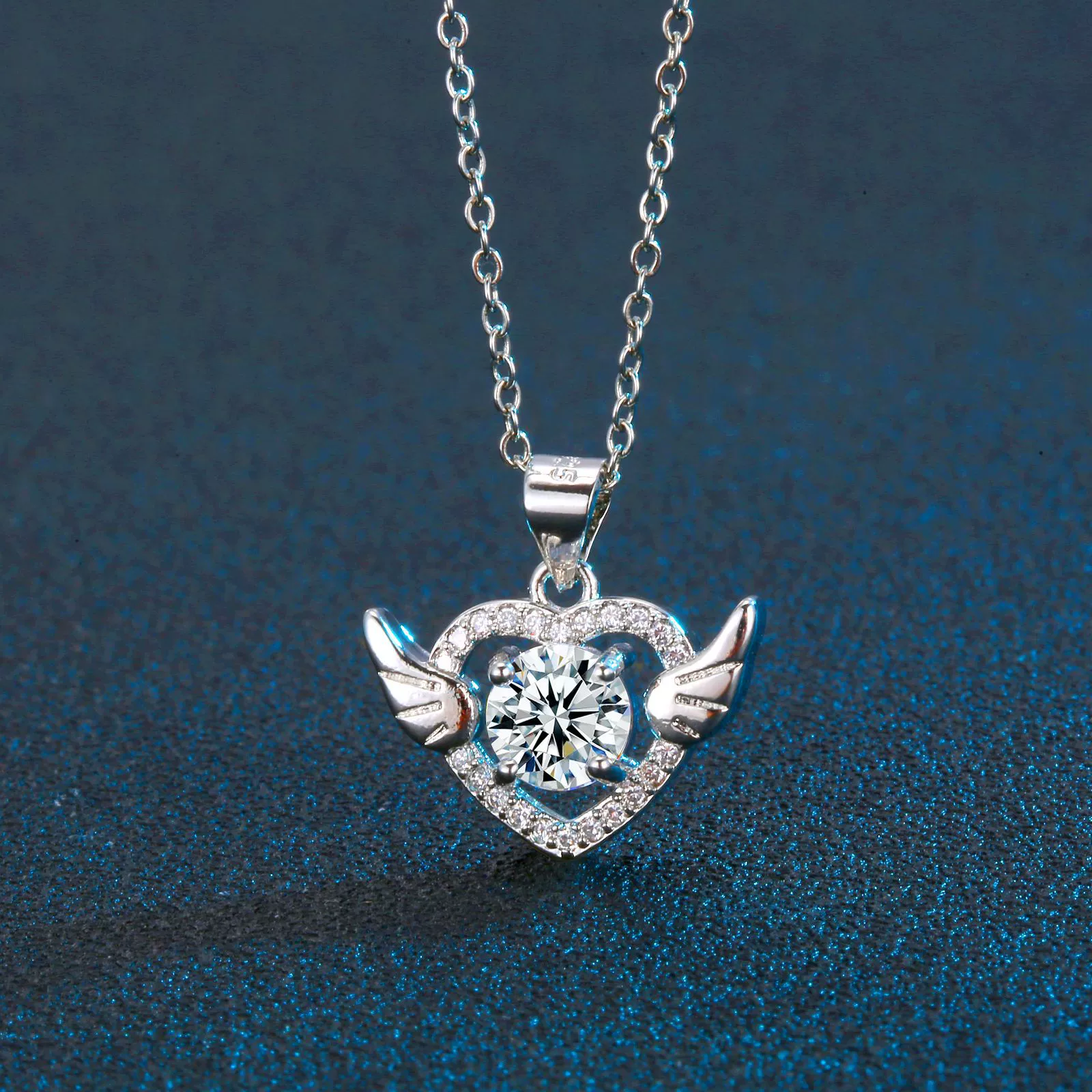 Муассанит, один карат, кулон в форме сердца с крыльями ангела, модное универсальное ожерелье с бриллиантами в виде крыльев ангела