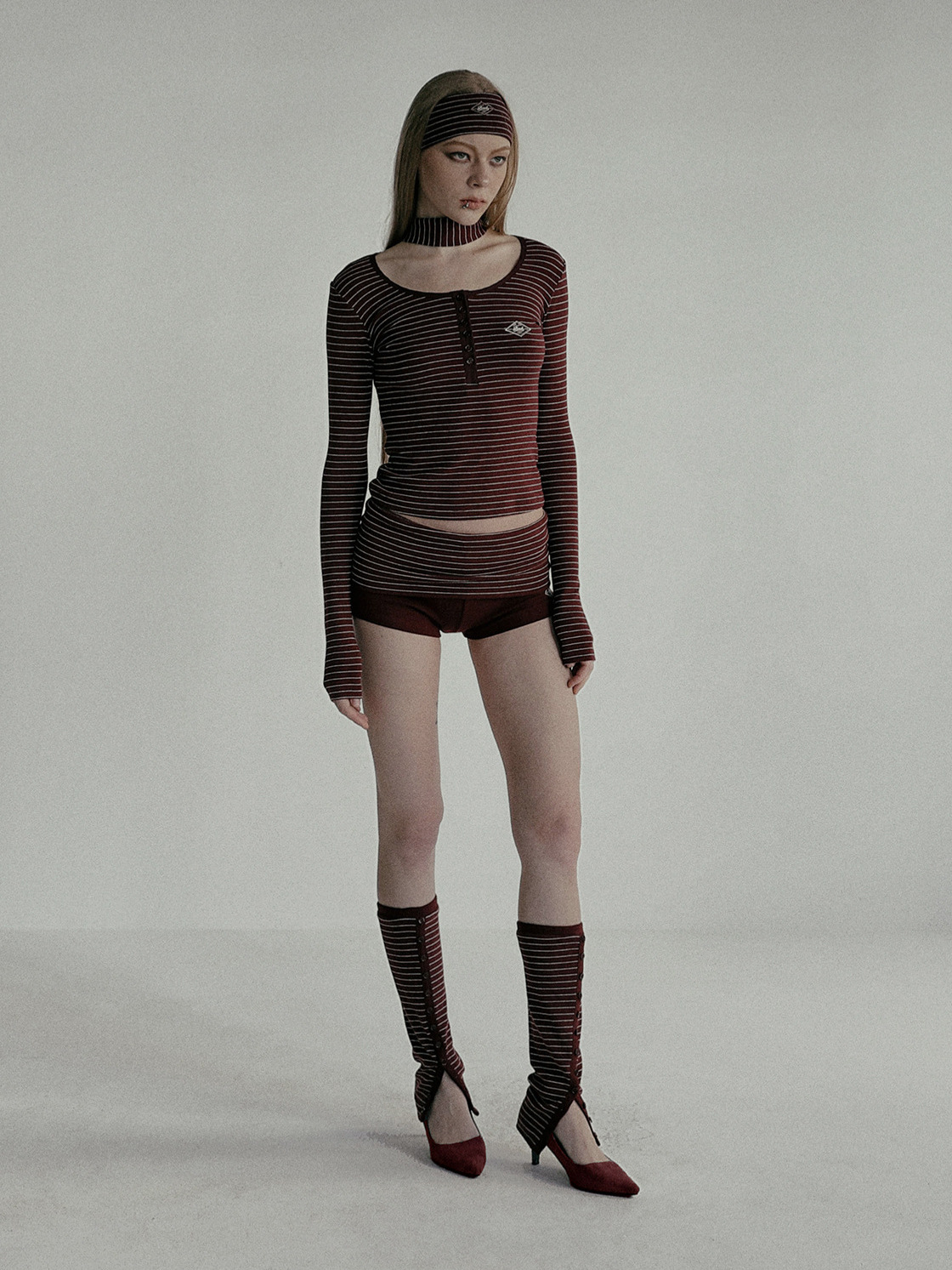 ブラッドブラッド柔らかいヘンリー襟長袖の細いストライプの上着の女性のアメリカのレトロなギャルの刺繍のファッションの2つのセット