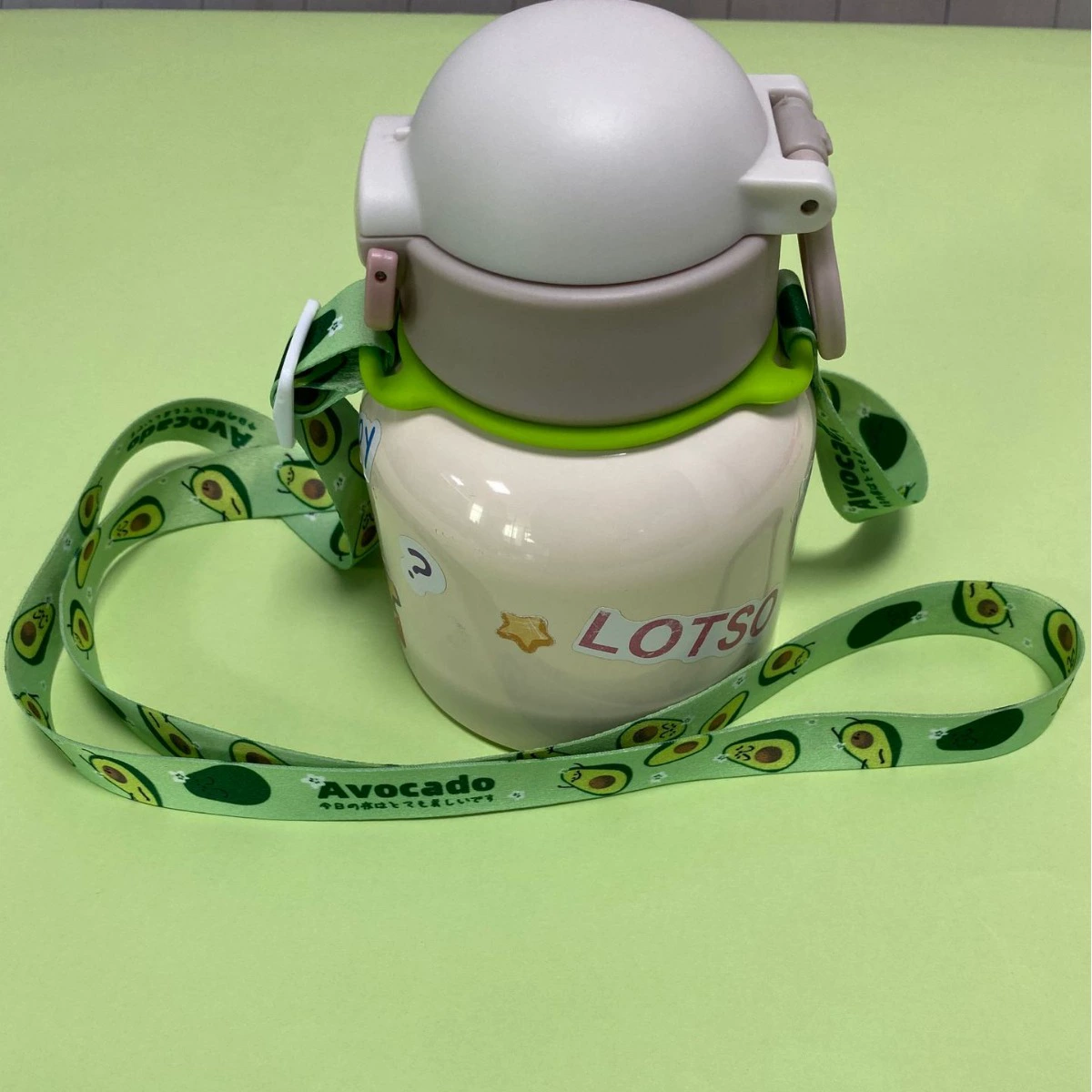 Изоляции чашки размер втулки веревки косой с бутылкой для воды