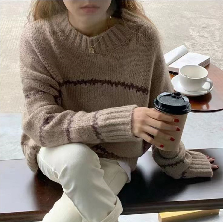Retro Japanese demi-season sweater