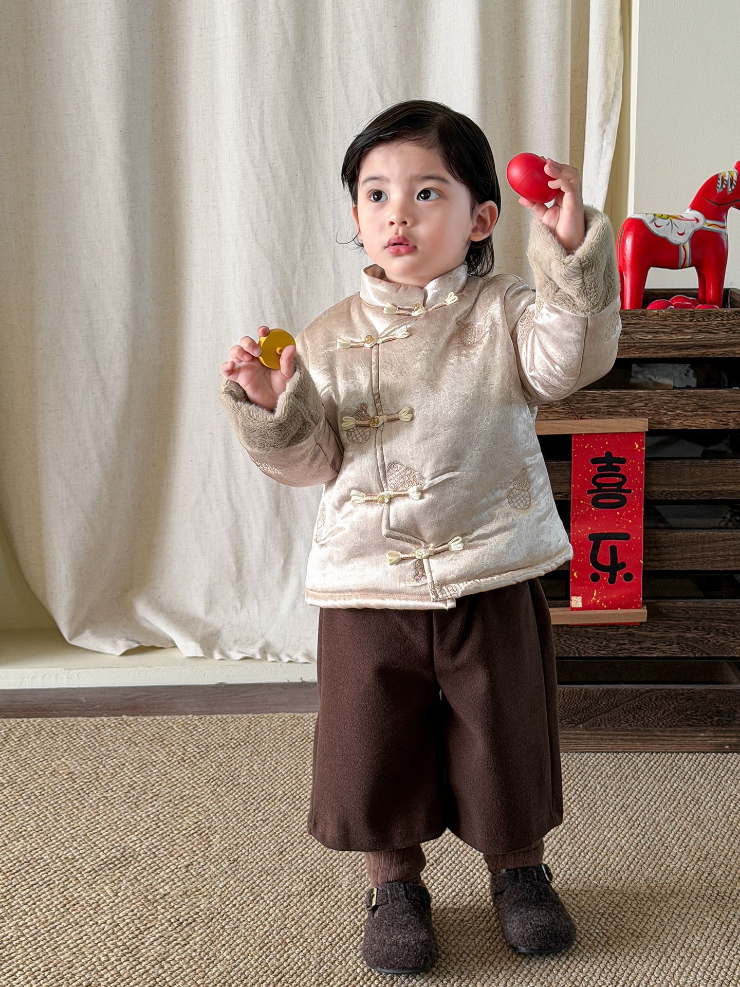 Ropa infantil de azúcar de pera ropa de algodón de niño ropa de invierno engrosada nueva chaqueta de algodón de estilo chino ropa de bebé ropa de Año Nuevo