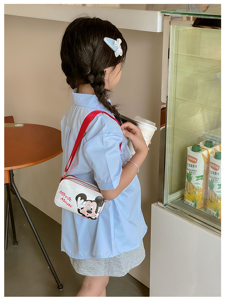 The 2025 new children's mobile phone bag is a trendy, fashionable, fresh, sweet, cartoonish, creative and simple single-shoulder crossbody bag for women undefined
