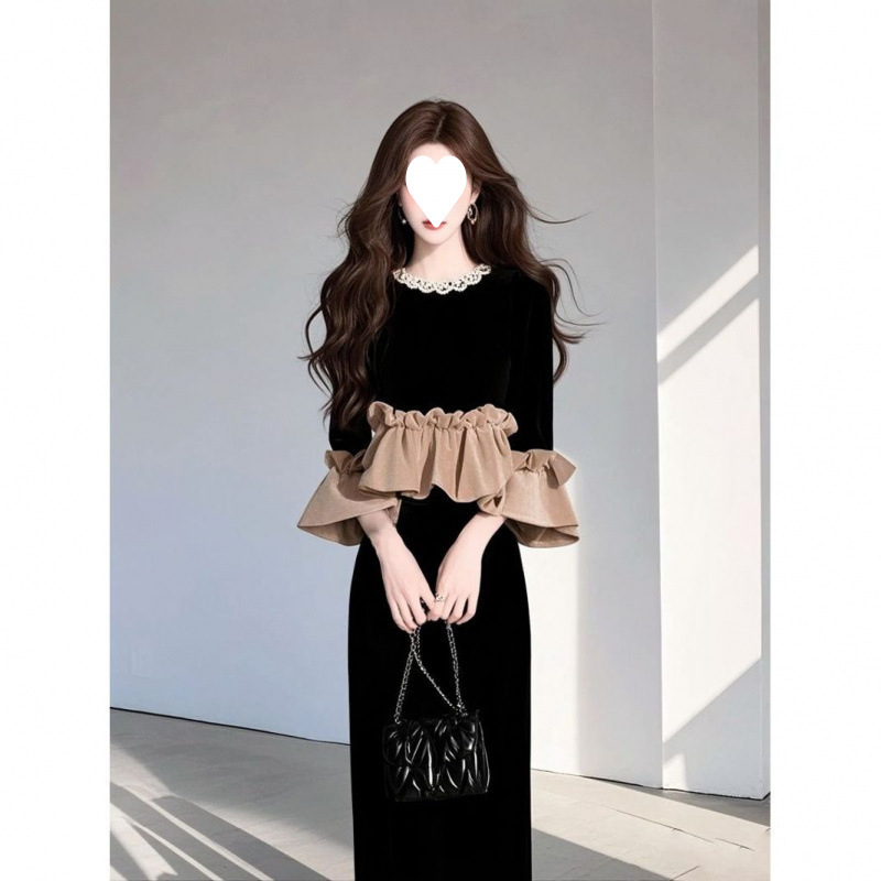 2025韩系穿搭高级感超好看独特漂亮小香风黑色丝绒上衣半身裙套装