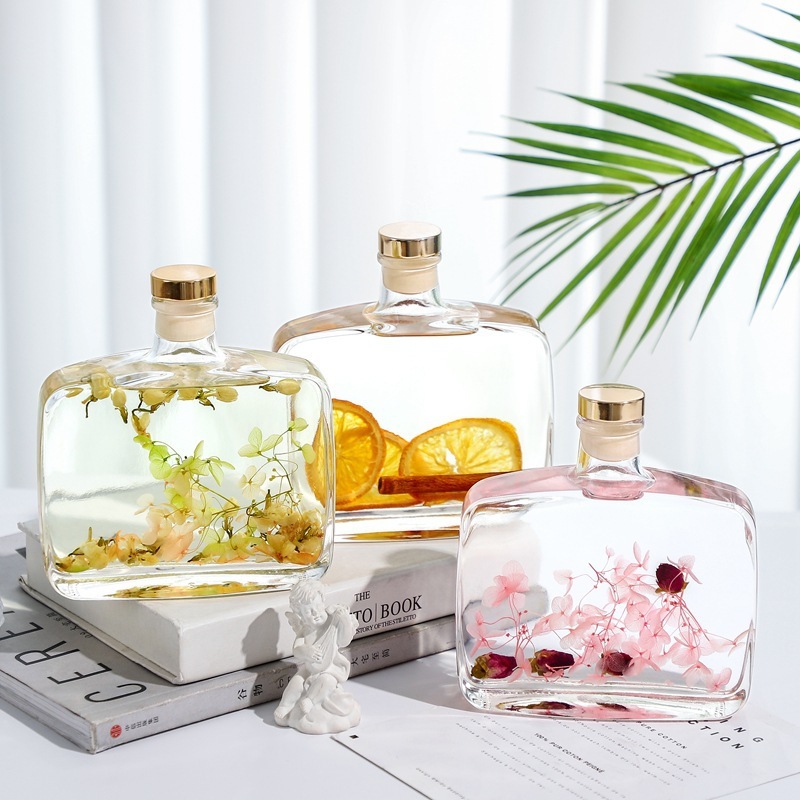 アロマボトル 美人頭アロマボトル飾り 50ml フラットスクエアアロマボトル クロスボーダー モンゴルパオ ローマ柱アロマ空ボトル|undefined