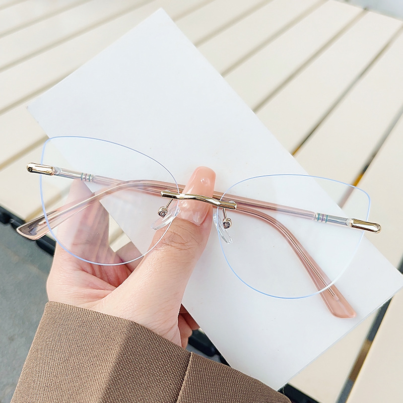 Universal fashionable elegant glasses