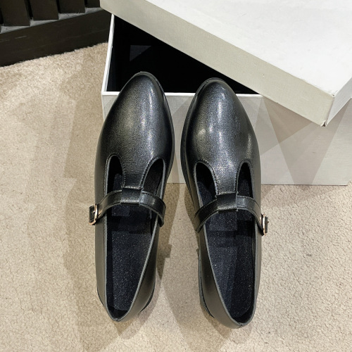Vintage black small leather shoes for women, spring and autumn French-style shallow Mary Jane shoes, low-heeled pointed-toe flat shoes with thick soles