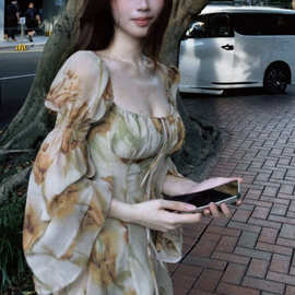 法式复古方领上衣女秋抹胸荷叶袖碎花长袖小衫