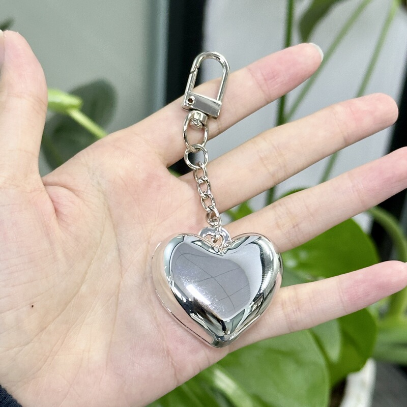 现货银色爱心腮红盒固体唇蜜香膏爱心单色眼影盘带镜带铝盘挂件|undefined