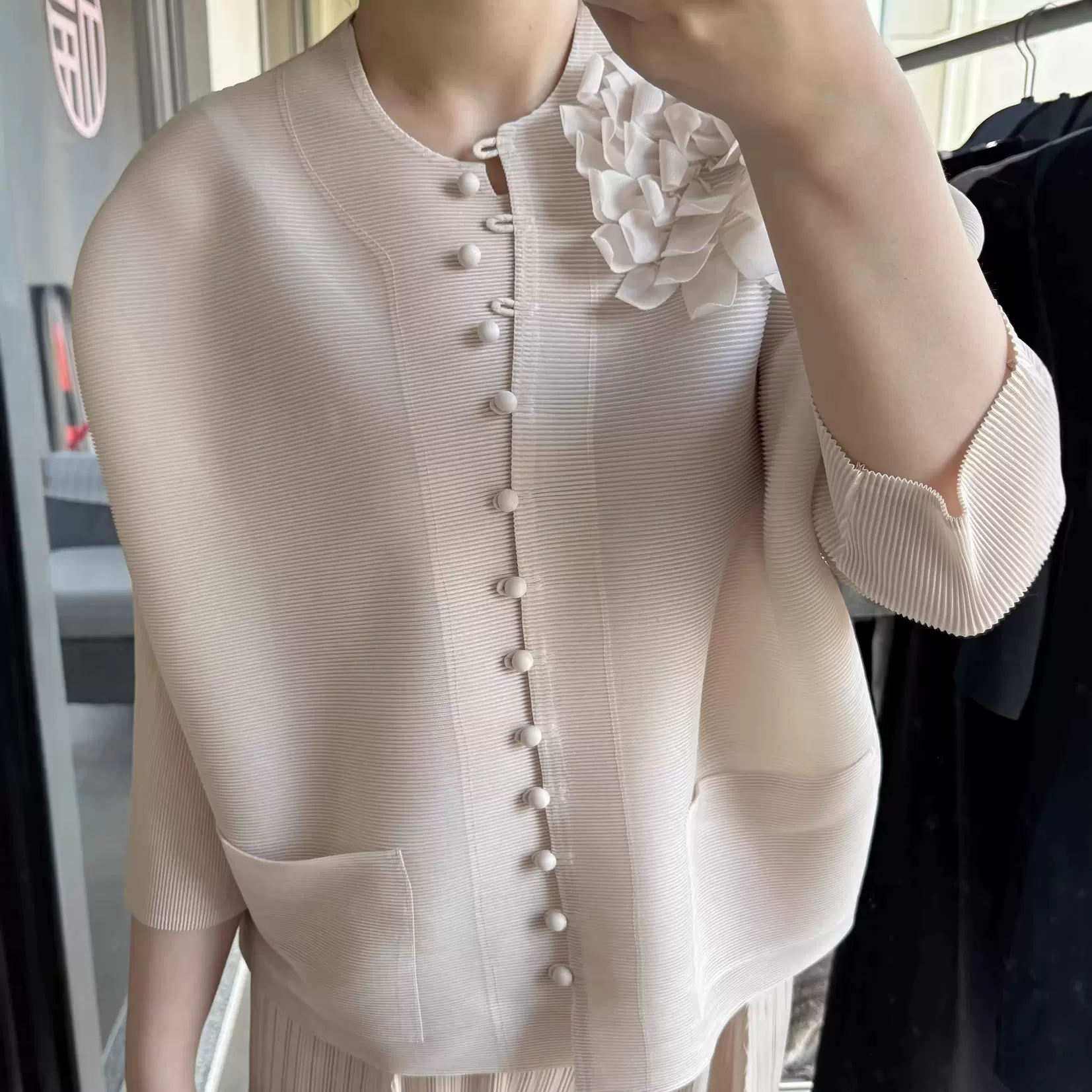 新中式轻国风衣服减龄轻奢高级感上衣女衬衫深圳南油女装货源工厂