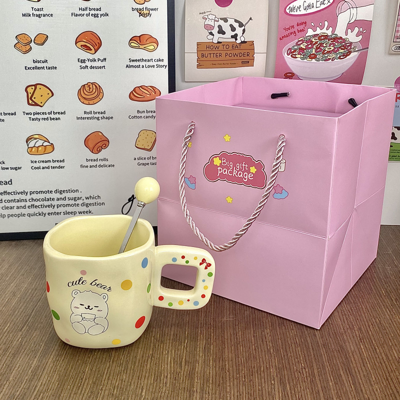 Taza de cerámica Taza de dibujos animados creativa Regalo de mano Regalo de cumpleaños lindo Taza para beber para niñas Taza de café para parejas