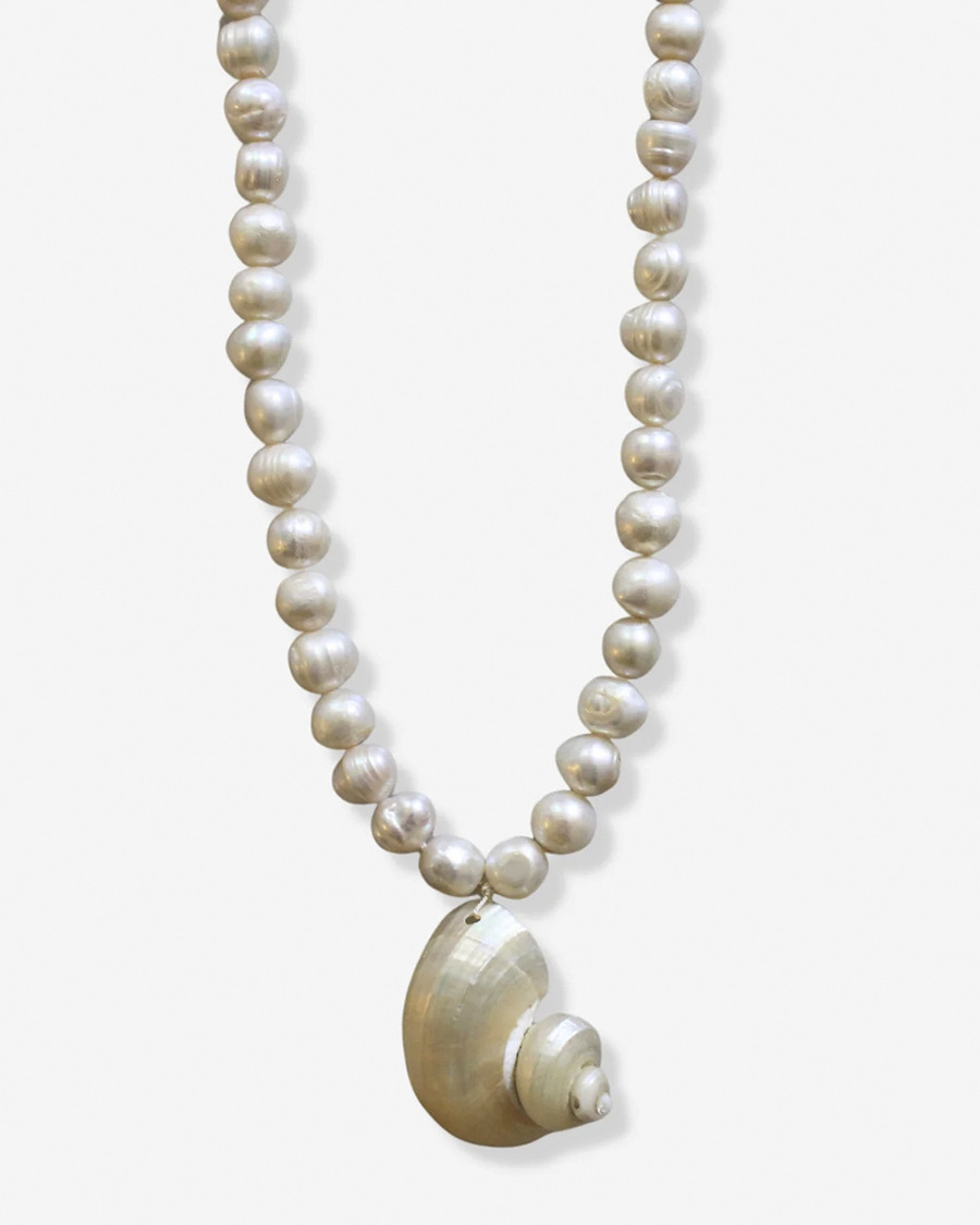Conch Pendant Material Pendant Necklace Classification Freshwater Pearl, Titanium Steel Chain Material 3 PCS/Package Quantity Conch Freshwater Pearl Titanium Steel Beaded Handmade Conch Pendant Necklace