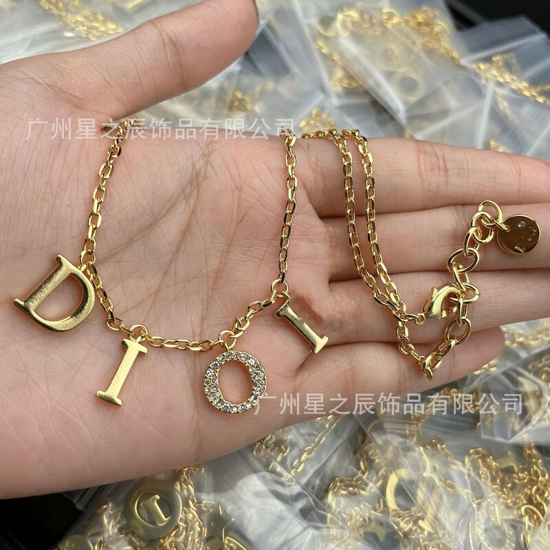 Real Shot of D-Brand Full Diamond O Letter Necklace for Women, Fashionable and Simple Collarbone Chain, Factory Wholesale