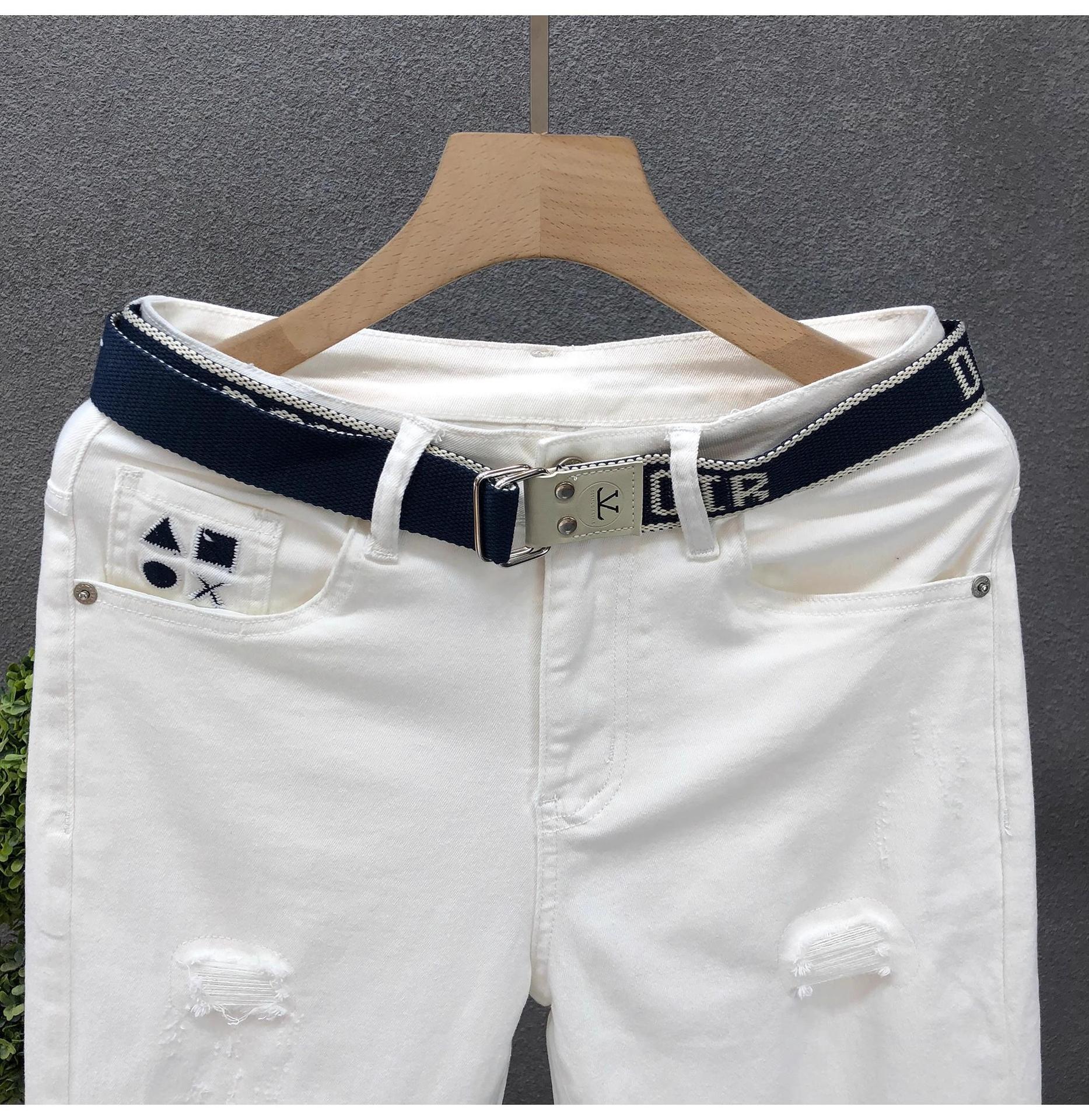 Jeans slim fit uomo denim strappato alla moda per l'estate_voghion.com
